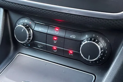 BC17MLE Mercedes-Benz A Class 1.5 A180d SE 7G-DCT Euro 6 (s/s) 5dr Thumbnail #22