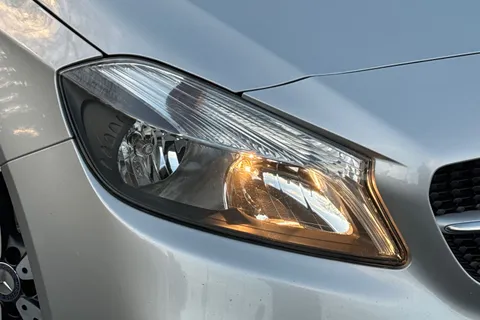 BC17MLE Mercedes-Benz A Class 1.5 A180d SE 7G-DCT Euro 6 (s/s) 5dr Thumbnail #26