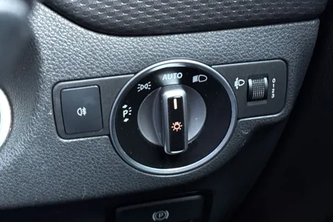 BC17MLE Mercedes-Benz A Class 1.5 A180d SE 7G-DCT Euro 6 (s/s) 5dr Thumbnail #35