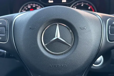 BC17MLE Mercedes-Benz A Class 1.5 A180d SE 7G-DCT Euro 6 (s/s) 5dr Thumbnail #36