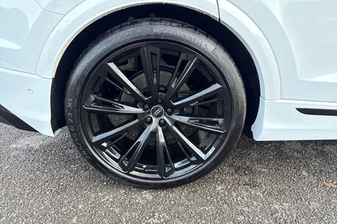 DF75JFO Audi SQ8 4.0 TFSI V8 Black Edition Tiptronic quattro Euro 6 (s/s) 5dr Thumbnail #11