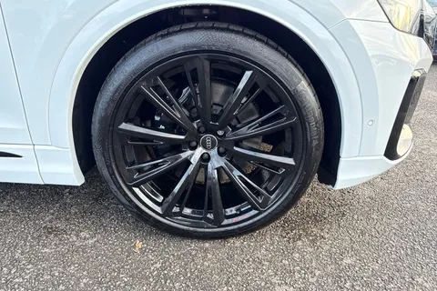 DF75JFO Audi SQ8 4.0 TFSI V8 Black Edition Tiptronic quattro Euro 6 (s/s) 5dr Thumbnail #12