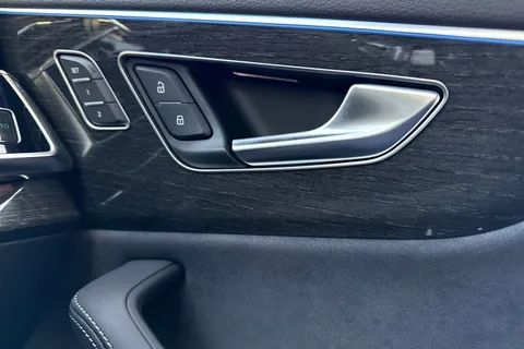 DF75JFO Audi SQ8 4.0 TFSI V8 Black Edition Tiptronic quattro Euro 6 (s/s) 5dr Thumbnail #21