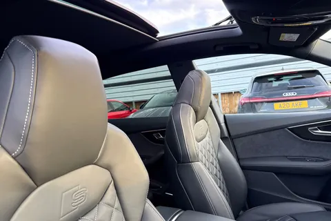 DF75JFO Audi SQ8 4.0 TFSI V8 Black Edition Tiptronic quattro Euro 6 (s/s) 5dr Thumbnail #25