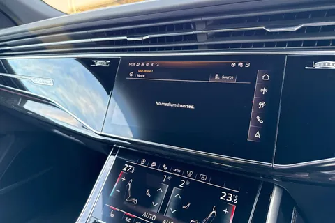 DF75JFO Audi SQ8 4.0 TFSI V8 Black Edition Tiptronic quattro Euro 6 (s/s) 5dr Thumbnail #40