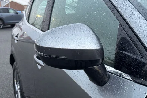 LG72NSF Nissan Qashqai 1.3 DiG-T MH 158 Acenta Premium 5dr Xtronic Thumbnail #12