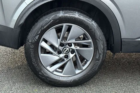 LG72NSF Nissan Qashqai 1.3 DiG-T MH 158 Acenta Premium 5dr Xtronic Thumbnail #14