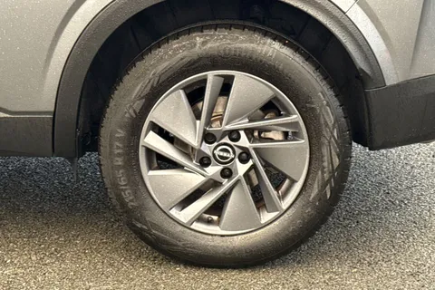 LG72NSF Nissan Qashqai 1.3 DiG-T MH 158 Acenta Premium 5dr Xtronic Thumbnail #15