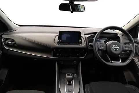 LG72NSF Nissan Qashqai 1.3 DiG-T MH 158 Acenta Premium 5dr Xtronic Thumbnail #18