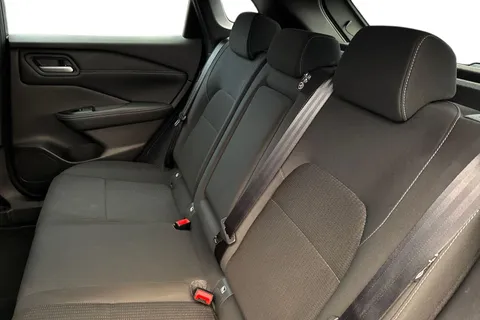 LG72NSF Nissan Qashqai 1.3 DiG-T MH 158 Acenta Premium 5dr Xtronic Thumbnail #19