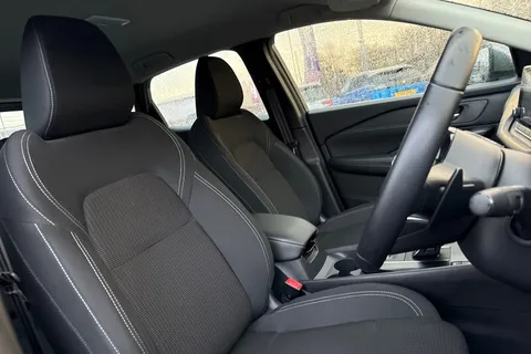 LG72NSF Nissan Qashqai 1.3 DiG-T MH 158 Acenta Premium 5dr Xtronic Thumbnail #25