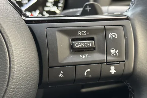 LG72NSF Nissan Qashqai 1.3 DiG-T MH 158 Acenta Premium 5dr Xtronic Thumbnail #38