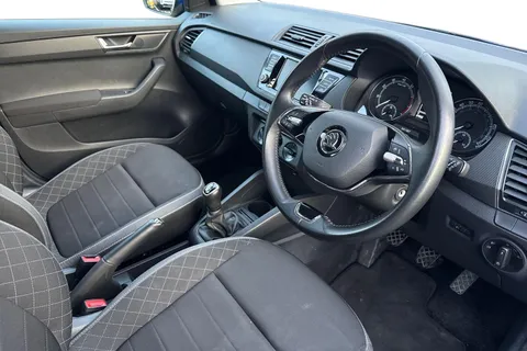 8 of 42 for Škoda Fabia 1.0 SE Euro 6 (s/s) 5dr