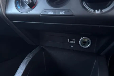 28 of 42 for Škoda Fabia 1.0 SE Euro 6 (s/s) 5dr