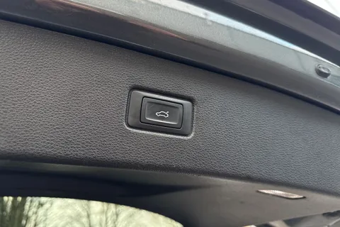 RM16RGM Audi Q7 3.0 TDI V6 S line Tiptronic quattro Euro 6 (s/s) 5dr Thumbnail #29