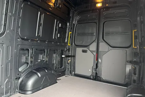 DC75FKO Volkswagen Crafter CR35 Commerce Plus MWB 140 PS Man FWD  - Digital Dash/Camera/Heated Windscr Thumbnail #18