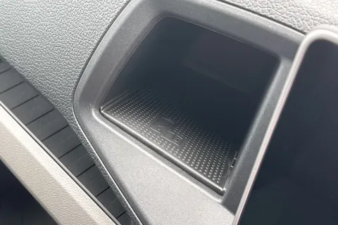 DC75FKO Volkswagen Crafter CR35 Commerce Plus MWB 140 PS Man FWD  - Digital Dash/Camera/Heated Windscr Thumbnail #37