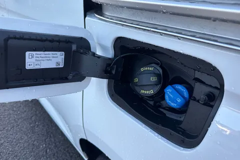 DC75KVO Volkswagen Caddy C20 Cargo Commerce Pro SWB 122PS 2.0 TDI DSG - Nav / Del Mileage Thumbnail #24