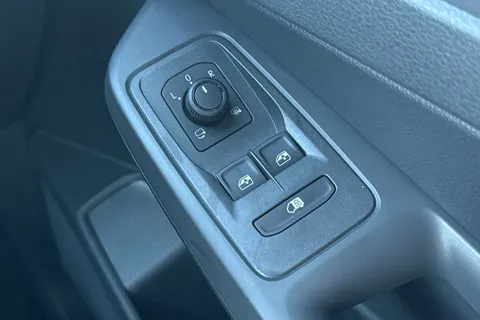 DC75KVO Volkswagen Caddy C20 Cargo Commerce Pro SWB 122PS 2.0 TDI DSG - Nav / Del Mileage Thumbnail #36