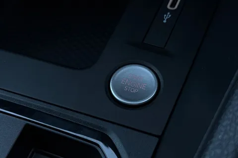 DC75KVO Volkswagen Caddy C20 Cargo Commerce Pro SWB 122PS 2.0 TDI DSG - Nav / Del Mileage Thumbnail #39