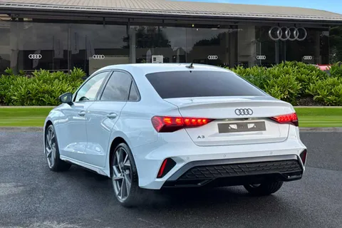  Audi A3 2.0 TDI Black Edition S Tronic Euro 6 (s/s) 4dr Thumbnail #3