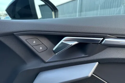  Audi A3 2.0 TDI Black Edition S Tronic Euro 6 (s/s) 4dr Thumbnail #21