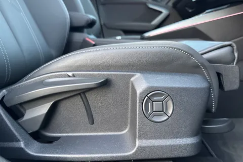  Audi A3 2.0 TDI Black Edition S Tronic Euro 6 (s/s) 4dr Thumbnail #46