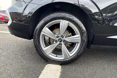  Audi Q3 2.0 TDI S line S Tronic Euro 6 (s/s) 5dr Thumbnail #13