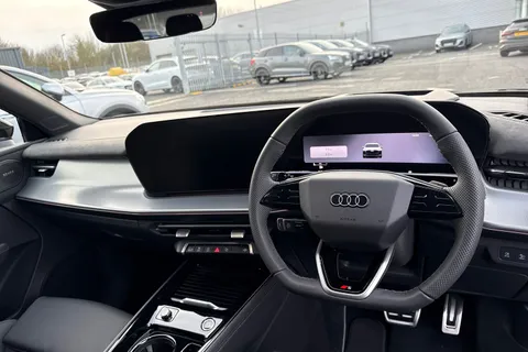  Audi Q3 2.0 TDI S line S Tronic Euro 6 (s/s) 5dr Thumbnail #18