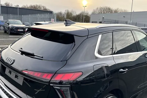  Audi Q3 2.0 TDI S line S Tronic Euro 6 (s/s) 5dr Thumbnail #32