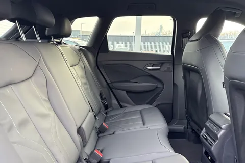  Audi Q3 2.0 TDI S line S Tronic Euro 6 (s/s) 5dr Thumbnail #38