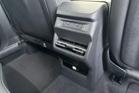  Audi Q3 2.0 TDI S line S Tronic Euro 6 (s/s) 5dr Thumbnail #39