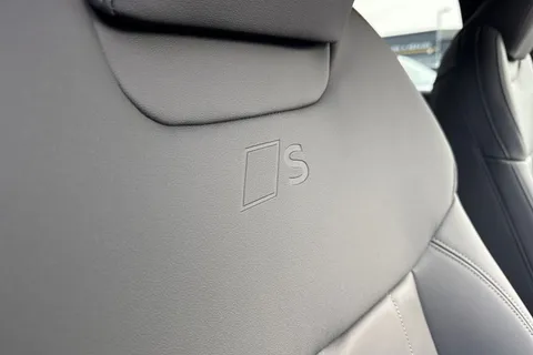  Audi Q3 2.0 TDI S line S Tronic Euro 6 (s/s) 5dr Thumbnail #44