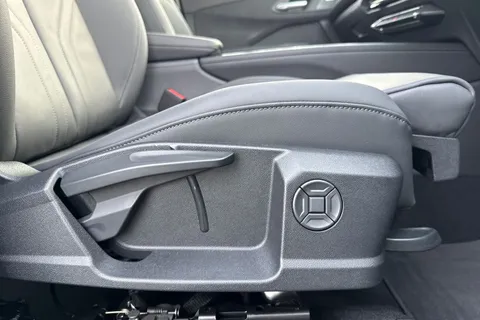  Audi Q3 2.0 TDI S line S Tronic Euro 6 (s/s) 5dr Thumbnail #45