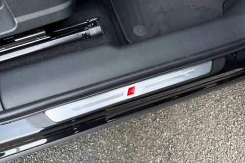  Audi Q3 2.0 TDI S line S Tronic Euro 6 (s/s) 5dr Thumbnail #46