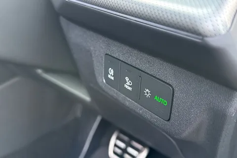  Audi Q3 2.0 TDI S line S Tronic Euro 6 (s/s) 5dr Thumbnail #47