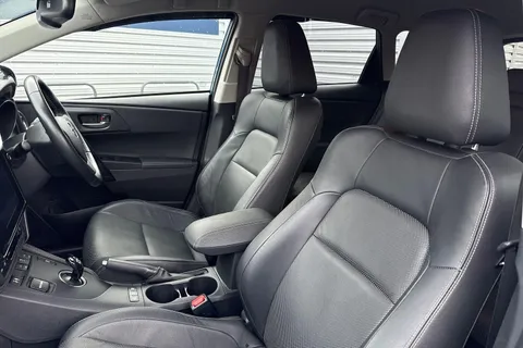 MT68KNE Toyota Auris 1.8 Hybrid Excel TSS 5dr CVT [Leather] Thumbnail #27