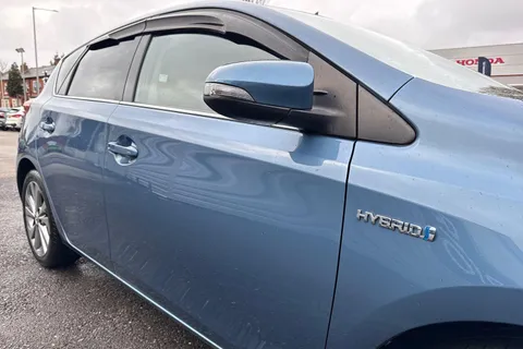 MT68KNE Toyota Auris 1.8 Hybrid Excel TSS 5dr CVT [Leather] Thumbnail #30