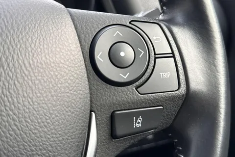 MT68KNE Toyota Auris 1.8 Hybrid Excel TSS 5dr CVT [Leather] Thumbnail #39