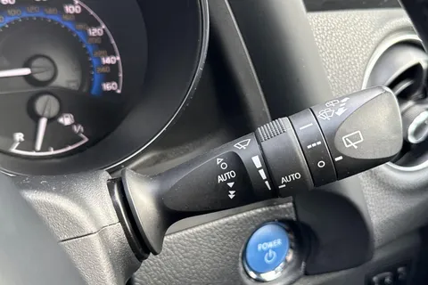 MT68KNE Toyota Auris 1.8 Hybrid Excel TSS 5dr CVT [Leather] Thumbnail #41