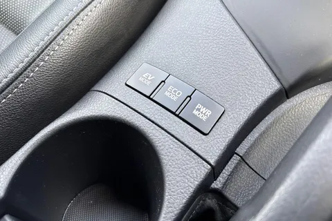 MT68KNE Toyota Auris 1.8 Hybrid Excel TSS 5dr CVT [Leather] Thumbnail #45