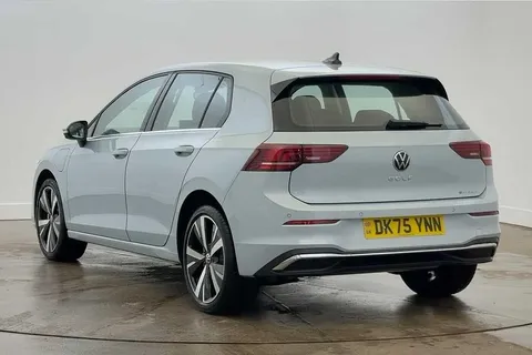 DK75YNN Volkswagen Golf 1.5 TSI 204 Style eHybrid 5dr DSG Thumbnail #3