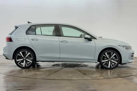 DK75YNN Volkswagen Golf 1.5 TSI 204 Style eHybrid 5dr DSG Thumbnail #4