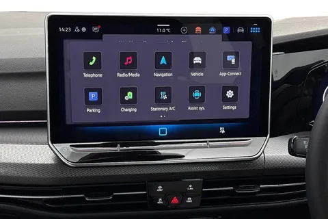 DK75YNN Volkswagen Golf 1.5 TSI 204 Style eHybrid 5dr DSG Thumbnail #12