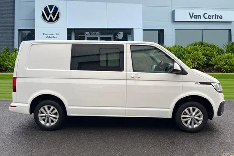 PJ74NXG Volkswagen Transporter 2.0 TDI 150 Highline Kombi Van Thumbnail #3