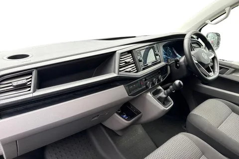 PJ74NXG Volkswagen Transporter 2.0 TDI 150 Highline Kombi Van Thumbnail #8