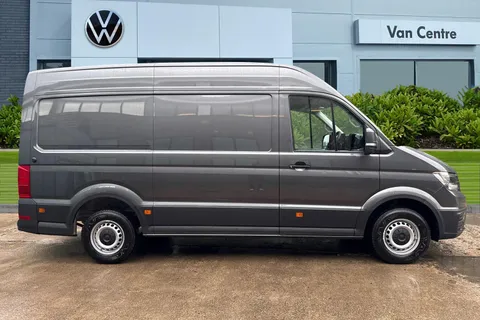 PJ75VBU Volkswagen Crafter CR35 Panel van Commerce Plus MWB 140 PS 2.0 TDI 8sp Automatic FWD Thumbnail #3