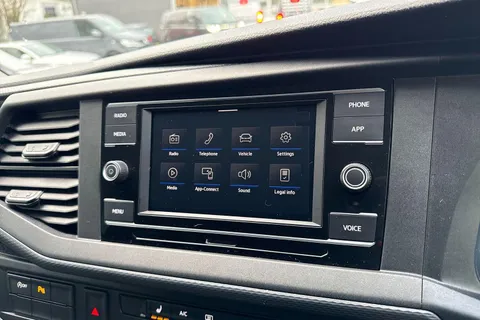 PJ74NXG Volkswagen Transporter 2.0 TDI 150 Highline Kombi Van Thumbnail #11