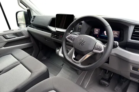 PJ75VBU Volkswagen Crafter CR35 Panel van Commerce Plus MWB 140 PS 2.0 TDI 8sp Automatic FWD Thumbnail #7