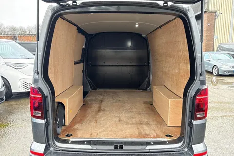 PK74NXP Volkswagen Transporter 2.0 TDI 110 Highline Van Thumbnail #9